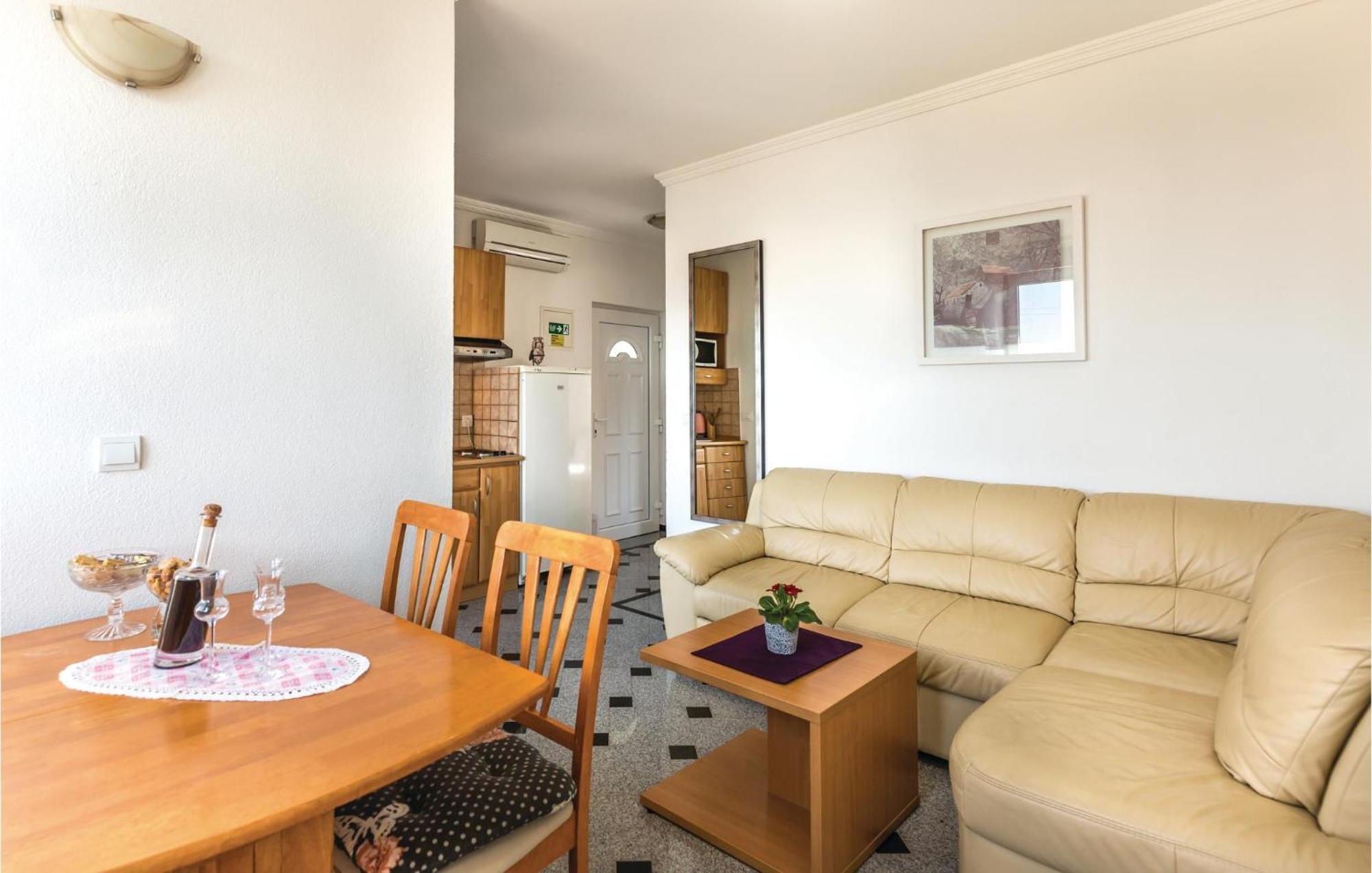 Amazing Apartment In Makarska With House Sea View Esterno foto