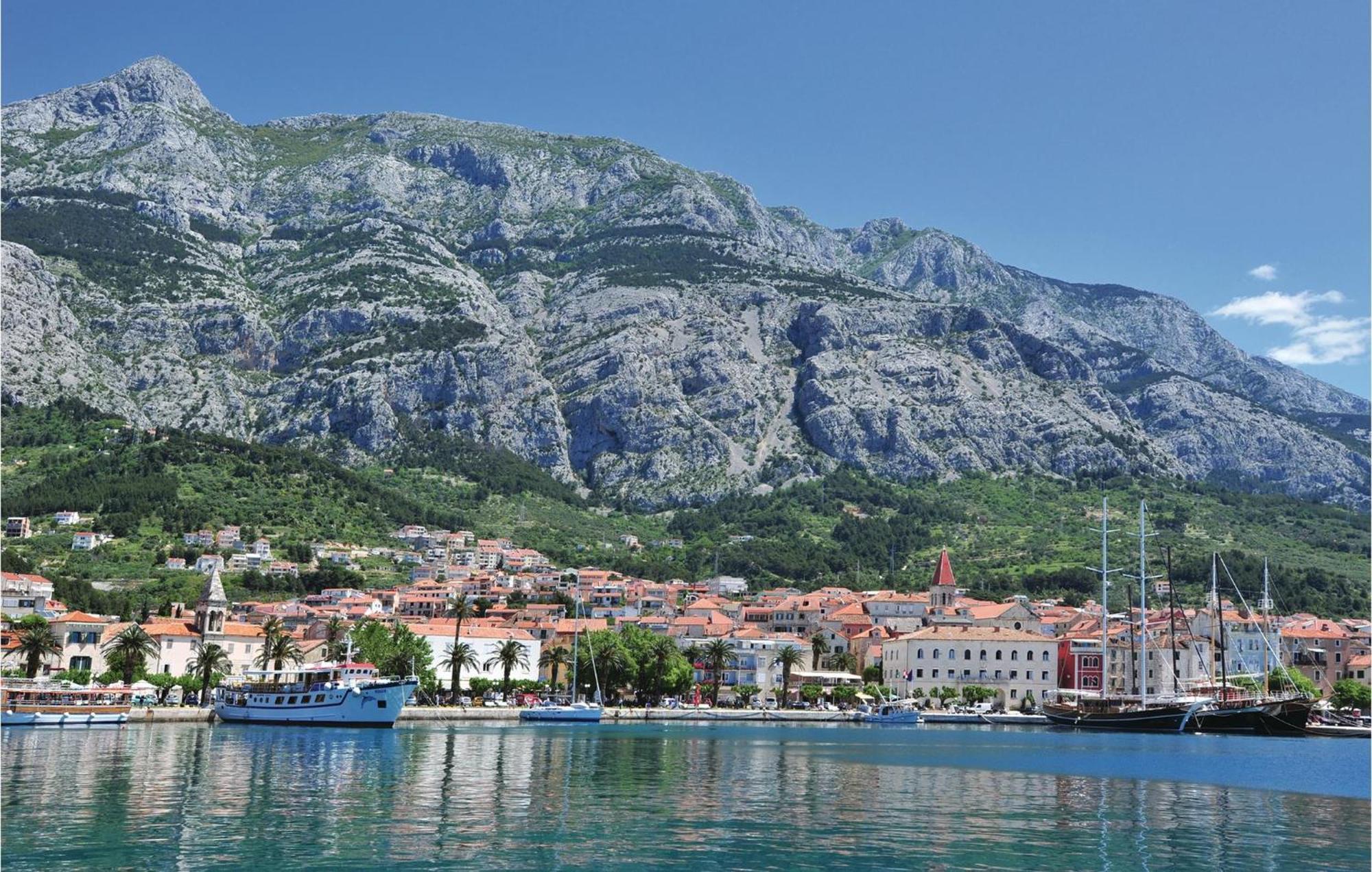 Amazing Apartment In Makarska With House Sea View Esterno foto