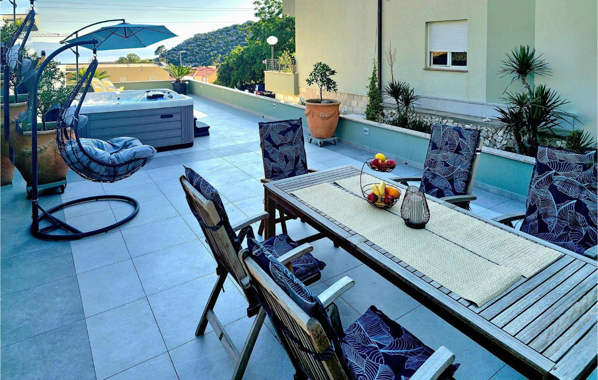 Amazing Apartment In Makarska With House Sea View Esterno foto